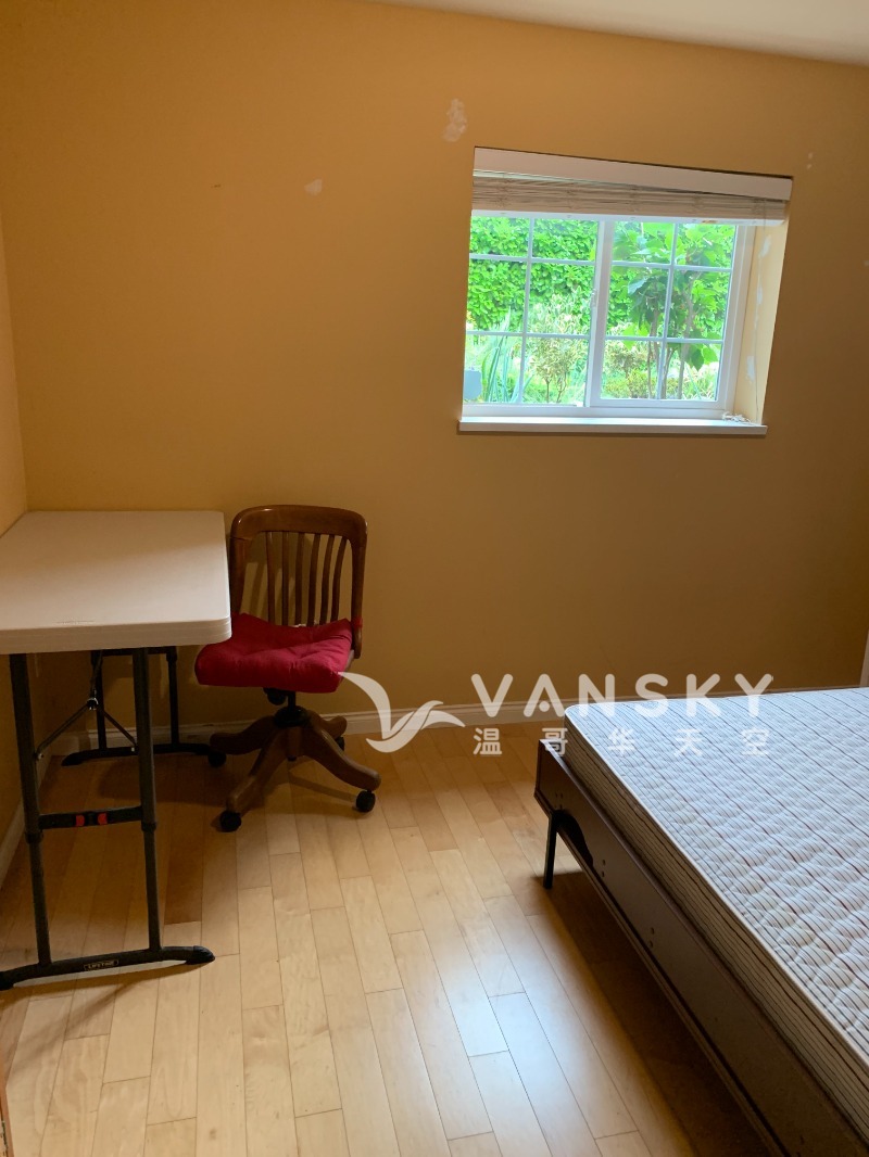 260731101136_Downstair small bedroom.jpg